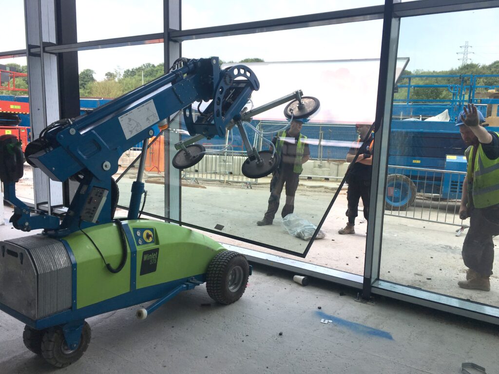 Installation of glass panes using GMV equipment