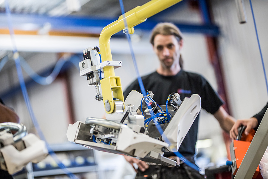 Lifting equipment in use